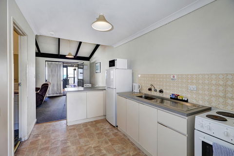 West Beach Lagoon 123 - Location & Views!!! - Accommodation Mooloolaba 5