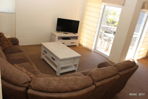 Mollymook Cove Apartments - Accommodation Mooloolaba 14