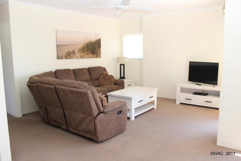 Mollymook Cove Apartments - Accommodation Mooloolaba 9