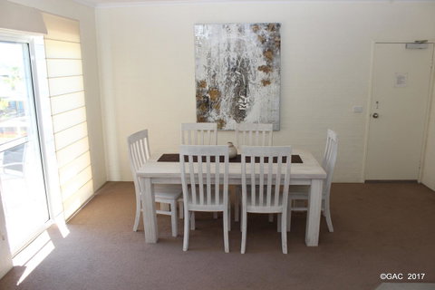 Mollymook Cove Apartments - Accommodation Mooloolaba 13