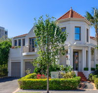 Kensington Self-Contained Modern House 89BROM - Accommodation Mooloolaba