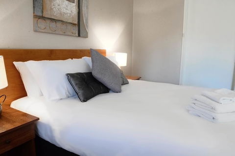 Almond Inn - Accommodation Mooloolaba 0