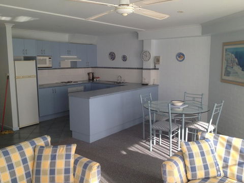 Breakers Apartments - Accommodation Mooloolaba 11