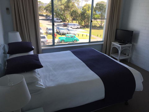 Breakers Apartments - Accommodation Mooloolaba 1