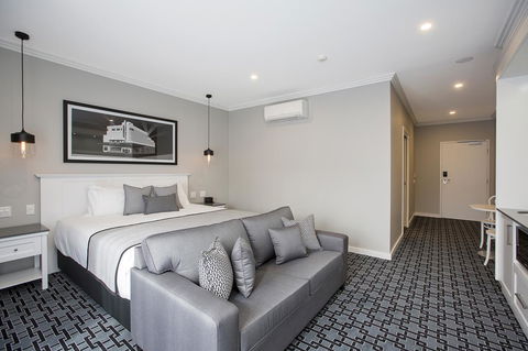 CH Boutique Hotel & Apartments, Ascend Hotel Collection - Accommodation Mooloolaba 7