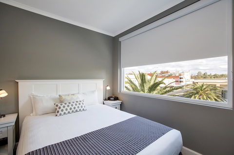 CH Boutique Hotel & Apartments, Ascend Hotel Collection - Accommodation Mooloolaba 26