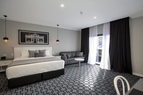 CH Boutique Hotel & Apartments, Ascend Hotel Collection - Accommodation Mooloolaba 1