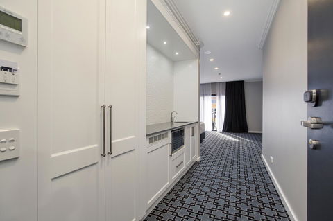 CH Boutique Hotel & Apartments, Ascend Hotel Collection - Accommodation Mooloolaba 6