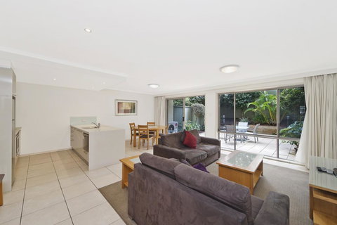 Flynns Beach Resort - Accommodation Mooloolaba 2