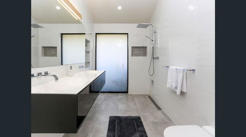 Wine Country Villas - Accommodation Mooloolaba 8