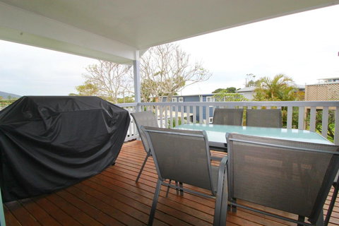 Anglesea, 17 Hodgson Street - Accommodation Mooloolaba 6