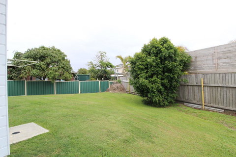 Anglesea, 17 Hodgson Street - Accommodation Mooloolaba 12