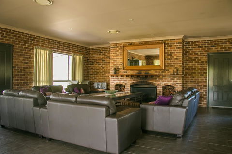 Ironstone Estate Lovedale - Accommodation Mooloolaba 2