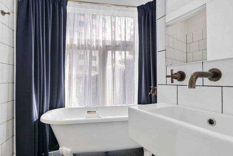 Hotel Harry, Ascend Hotel Collection - Accommodation Mooloolaba 32