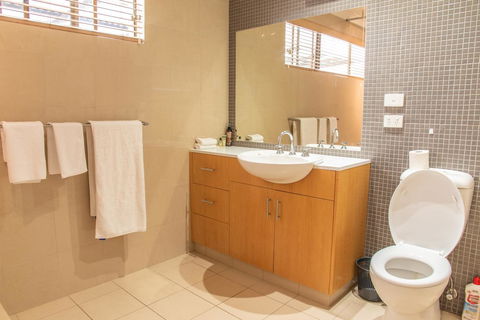 Belmont - Accommodation Mooloolaba 12