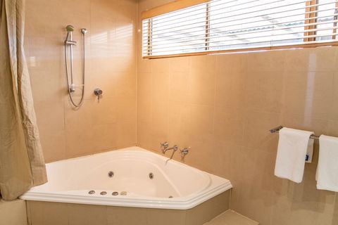 Belmont - Accommodation Mooloolaba 11