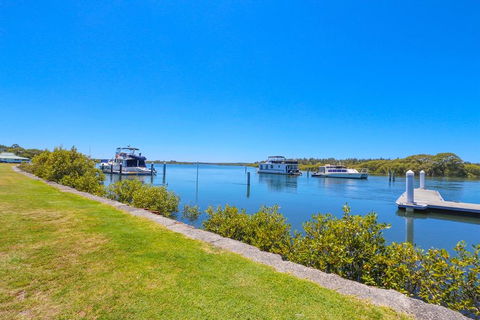 Boathouse Resort (Water Front) - Accommodation Mooloolaba 7