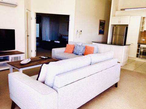 Boathouse Resort (Water Front) - Accommodation Mooloolaba 9