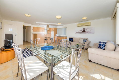 Ronald Avenue 1/65 - Shoal Bay - Accommodation Mooloolaba 4