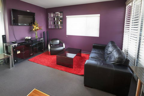 Honeysuckle Executive Apartments - Accommodation Mooloolaba 13