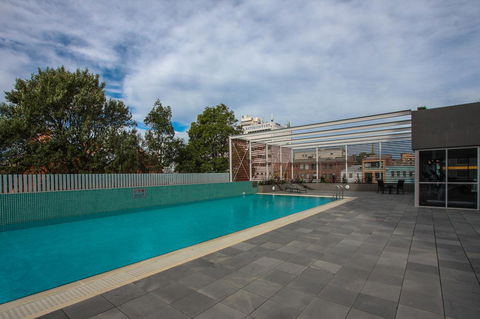 Honeysuckle Executive Apartments - Accommodation Mooloolaba 32