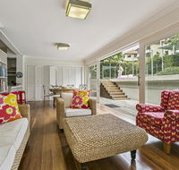 Summery spacious 4 bed home in Kurraba Point - Accommodation Mooloolaba