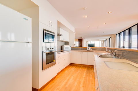 Pacific Towers Beach Resort - Accommodation Mooloolaba 18