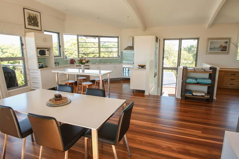 Valla's Beach House - Accommodation Mooloolaba 10