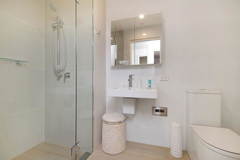Arena Luxury Beachfront Apartment - Accommodation Mooloolaba 25