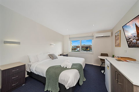 Carlton Suites - Accommodation Mooloolaba 2