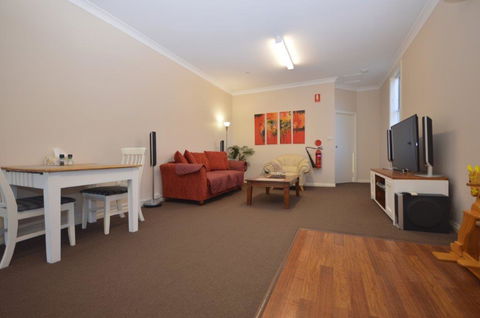The Old Saddlery - Accommodation Mooloolaba 3