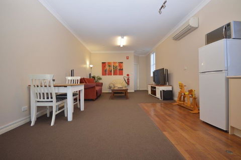 The Old Saddlery - Accommodation Mooloolaba 5