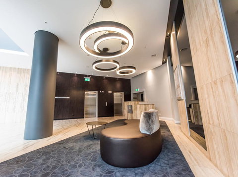 180Â° Water View Three Bedroom (wooden Furniture) - Accommodation Mooloolaba 14