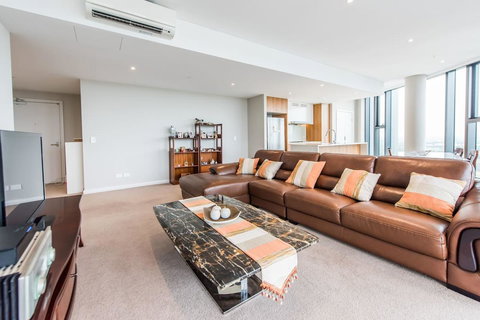 180Â° Water View Three Bedroom (wooden Furniture) - Accommodation Mooloolaba 15