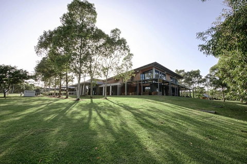 180Â° Water View Three Bedroom (wooden Furniture) - Accommodation Mooloolaba 13