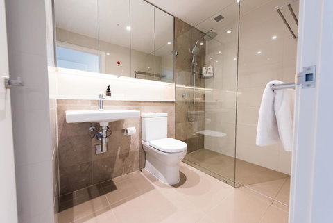 180Â° Water View Three Bedroom (wooden Furniture) - Accommodation Mooloolaba 27