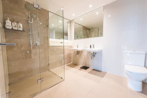 180Â° Water View Three Bedroom (wooden Furniture) - Accommodation Mooloolaba 16