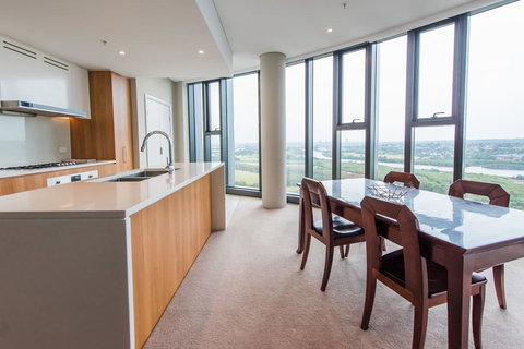 180Â° Water View Three Bedroom (wooden Furniture) - Accommodation Mooloolaba 10