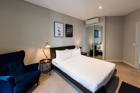 180Â° Water View Three Bedroom (wooden Furniture) - Accommodation Mooloolaba 8