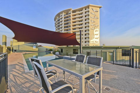 Nomikis\'On The Avenue - Accommodation Mooloolaba 12
