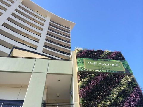 Nomikis\'On The Avenue - Accommodation Mooloolaba 9