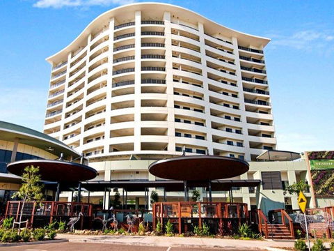 Nomikis\'On The Avenue - Accommodation Mooloolaba 16