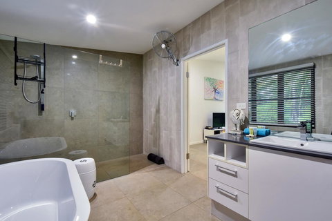 'Tropical Oasis - Darwin NT - Accommodation Mooloolaba 17