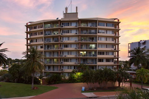 Cullen Bay Resorts - Accommodation Mooloolaba 12