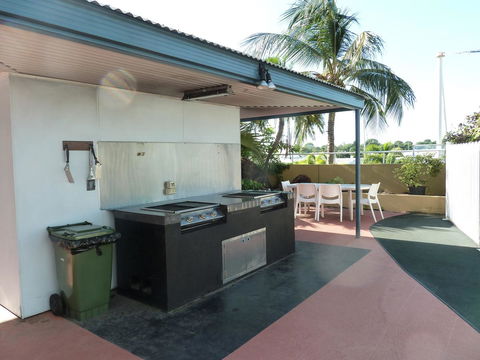 Cullen Bay Resorts - Accommodation Mooloolaba 19