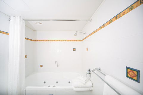 Corrigans Cove - Accommodation Mooloolaba 9