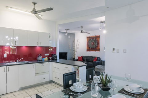 CitySide Apartment - 2 Bedroom With Private Courtyard - Accommodation Mooloolaba 0
