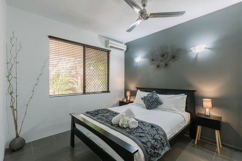 CitySide Apartment - 2 Bedroom With Private Courtyard - Accommodation Mooloolaba 17