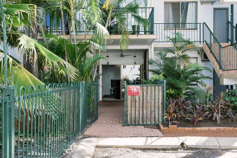 CitySide Apartment - 2 Bedroom With Private Courtyard - Accommodation Mooloolaba 5