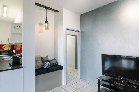 CitySide Apartment - 2 Bedroom With Private Courtyard - Accommodation Mooloolaba 8